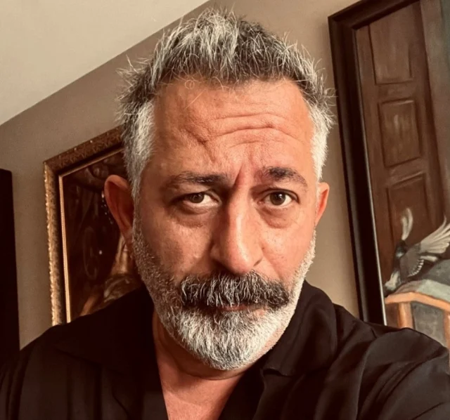 Kalp Krizi Geciren Cem Yilmaz 20194358 9679 1 M