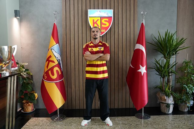 Kayserispor 15 Futbolcuyu Kadrosuna Katti 2 20126931 O
