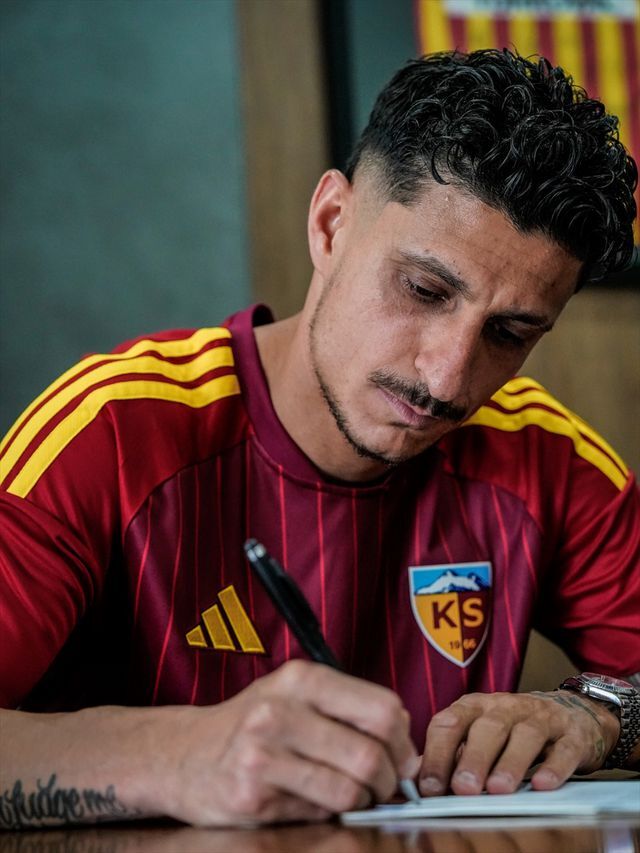 Kayserispor 15 Futbolcuyu Kadrosuna Katti 4 20126931 O