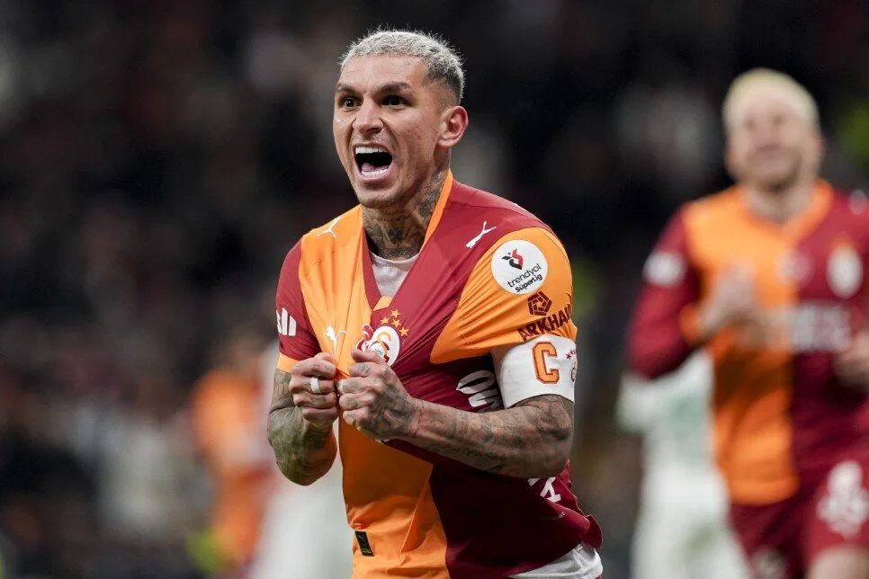 Lucas Torreira Icin 8D68B V