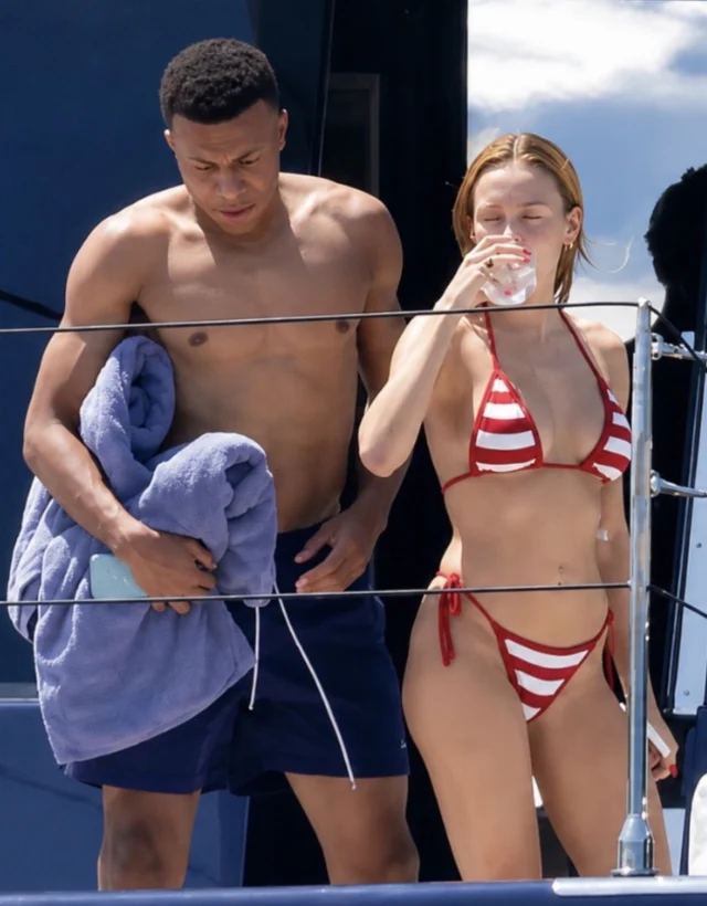 Mbappe Ile Ester Exposito Tati 0Fd45Fadae 2955 2 M