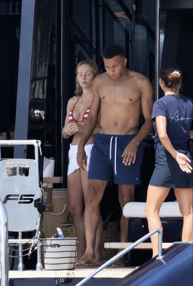 Mbappe Ile Ester Exposito Tati 0Fd45Fadae 6853 1 M
