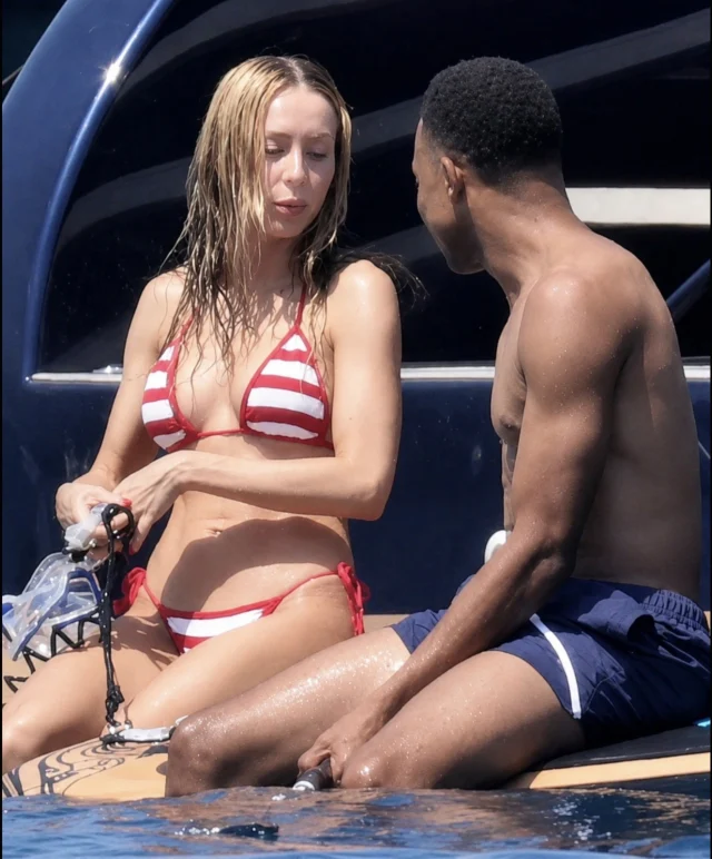 Mbappe Ile Ester Exposito Tati 0Fd45Fadae 7015 4 M