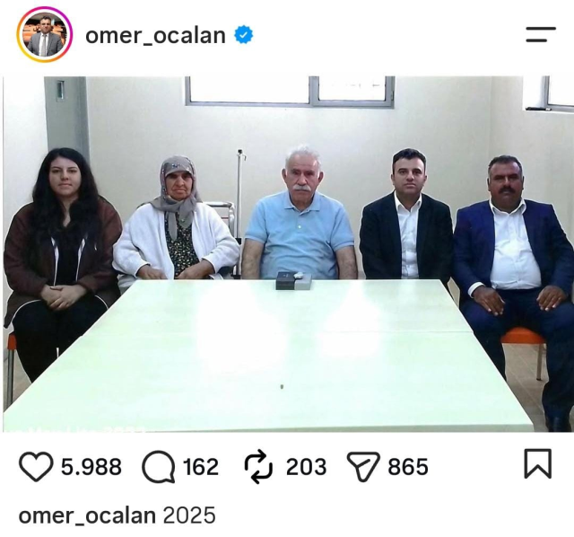 Ocalanin Ailesiyle Cektirdigi Df1803022F 5307 1 M