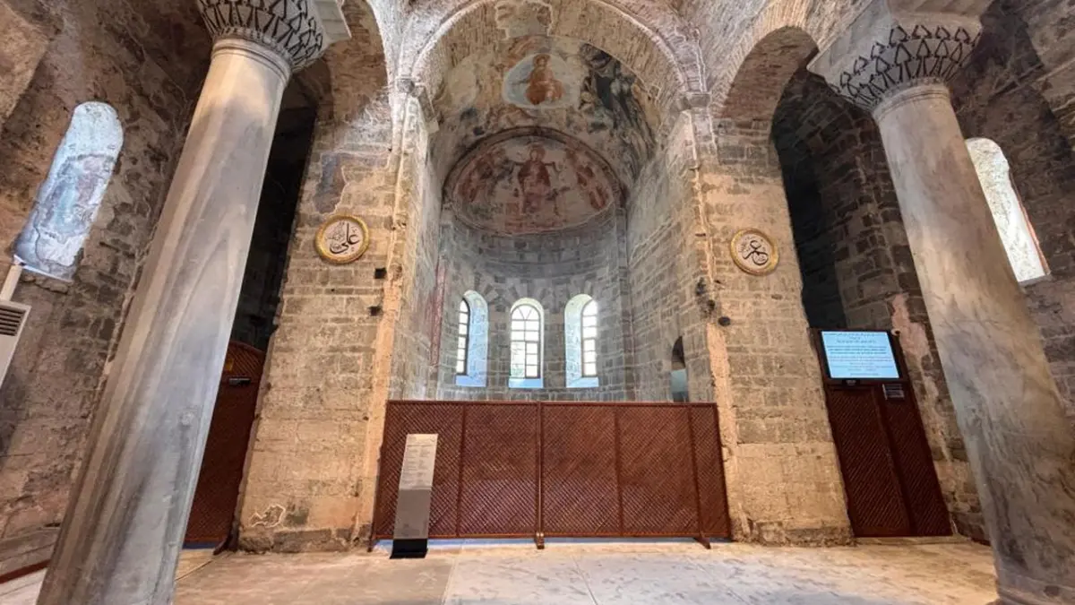 Trabzon Ayasofya Camiinde Hat Levhalari Yenilendi 3