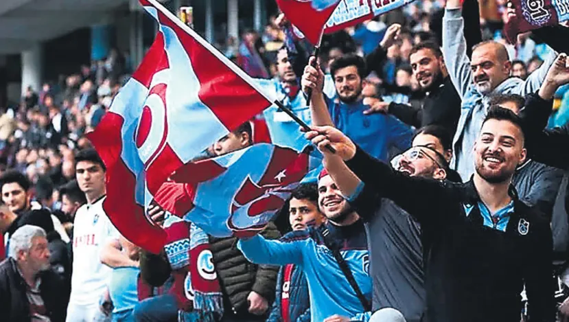 Trabzonspor Taraftarı Konya’da Takımını Yalnız Bırakmadı