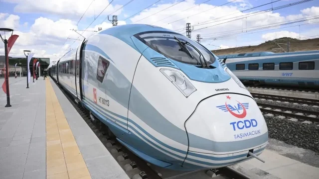 Ankara Izmir Arasindaki 14 Saa 20210874 6808 1 M