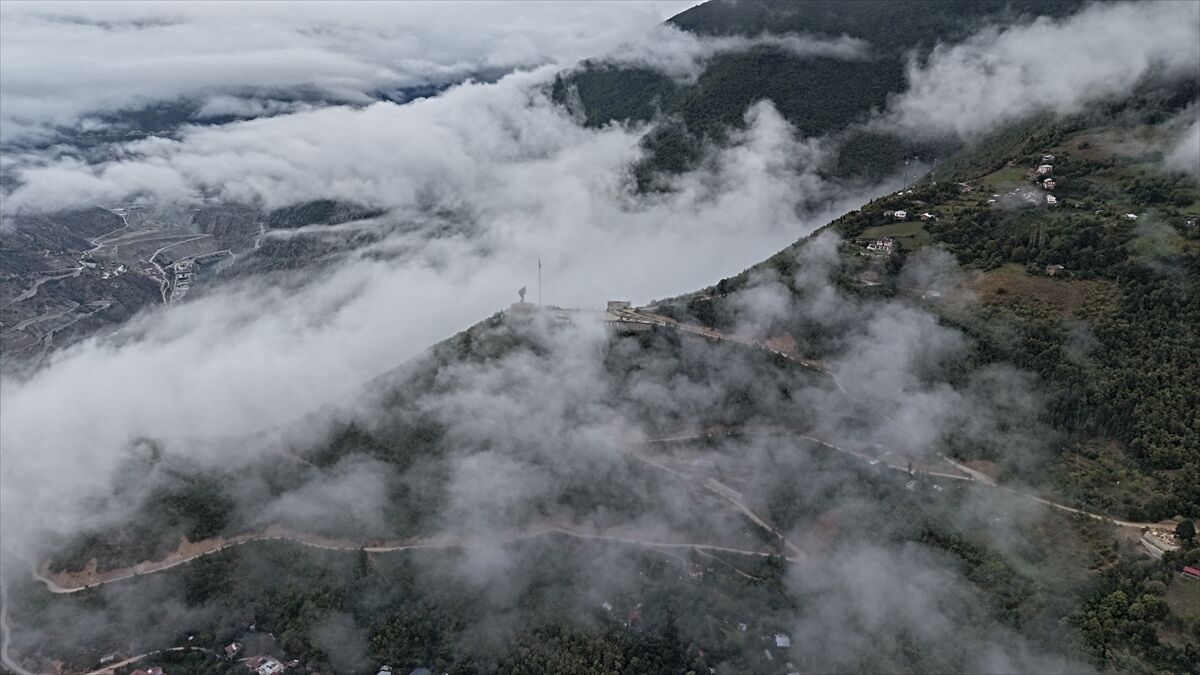 Artvin Sis Bulutlarıyla Beyaza Büründü