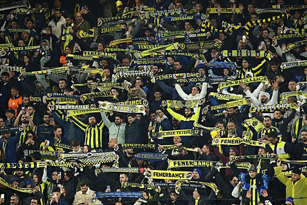 Fenerbahçe’den Şişe Olayı İçin Resmi Açıklama