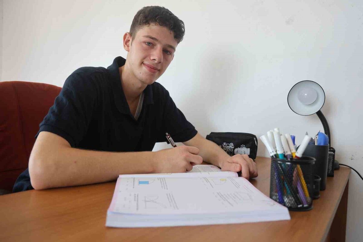 Dershanesiz Hazırlandı, YKS’de İlk 22 Bine Girdi