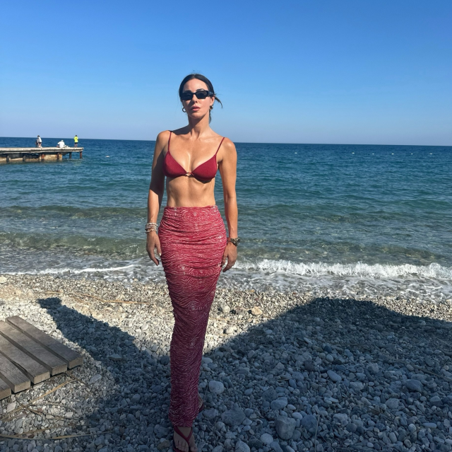 Kim Der 54 Yasinda Defne Samye 40142378 4197 1 M