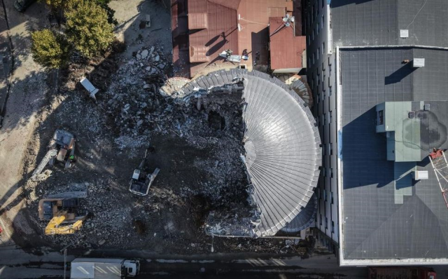 Kubbe Direniyor Istanbulda 4 G 20268320 3371 1 M-1