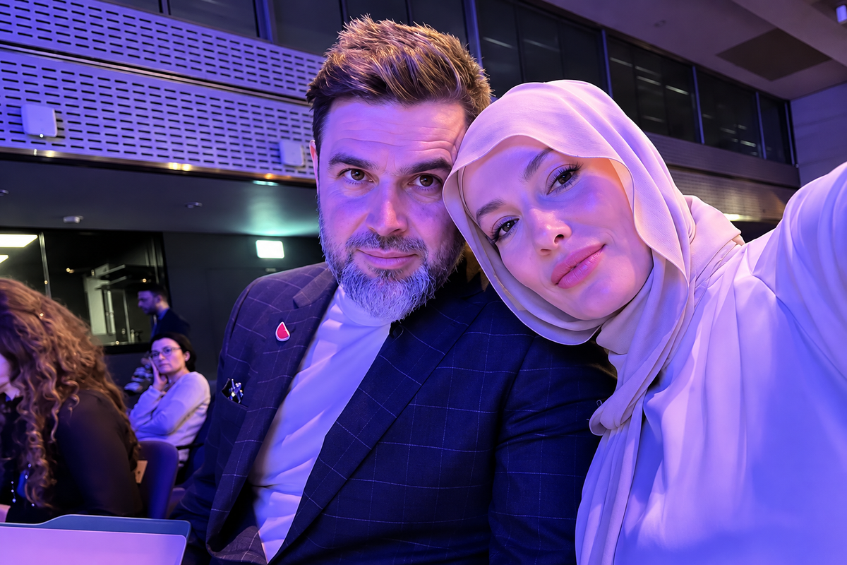 Reshad Strik'ten Gamze Özçelik'e Romantik Mesaj