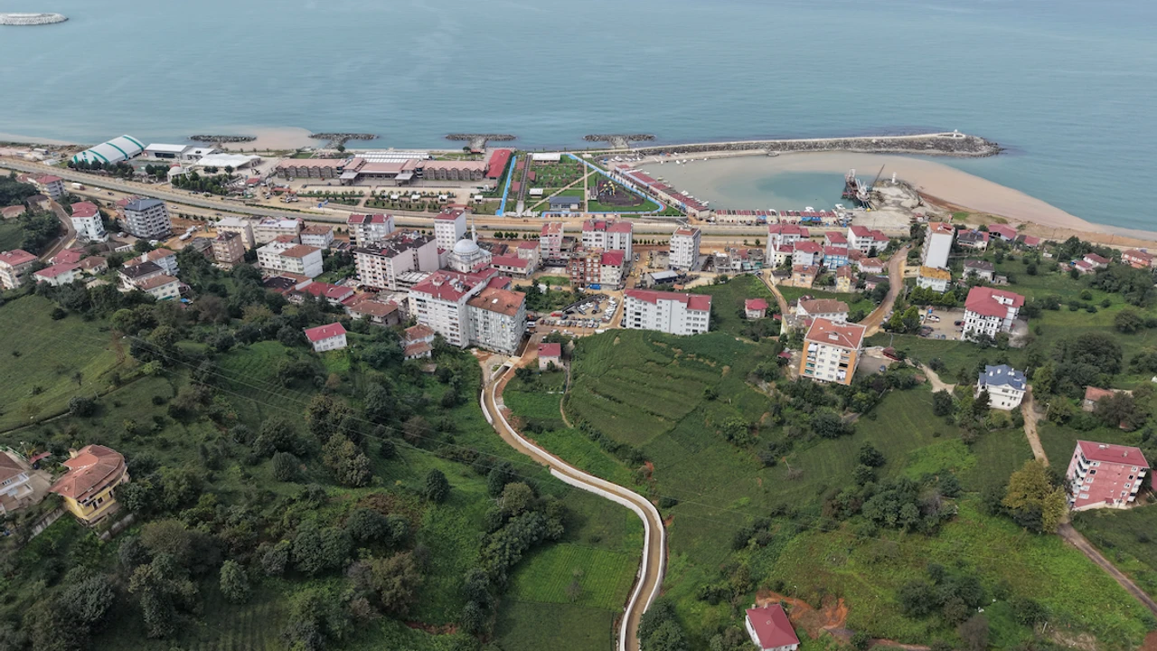Rize’de Sel Sonrası 8 Okulda Eğitime Ara
