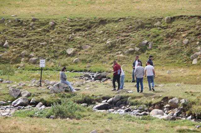Salah In Oturdugu Tas Trabzon Da Fotograf Nok 20257571 O