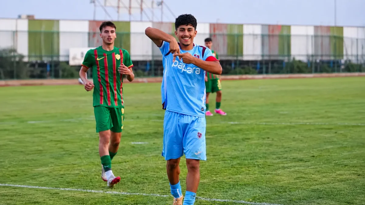 Trabzonspor Altyapisinda Firtina Gibi Basladi A Takima Yukseldi 1