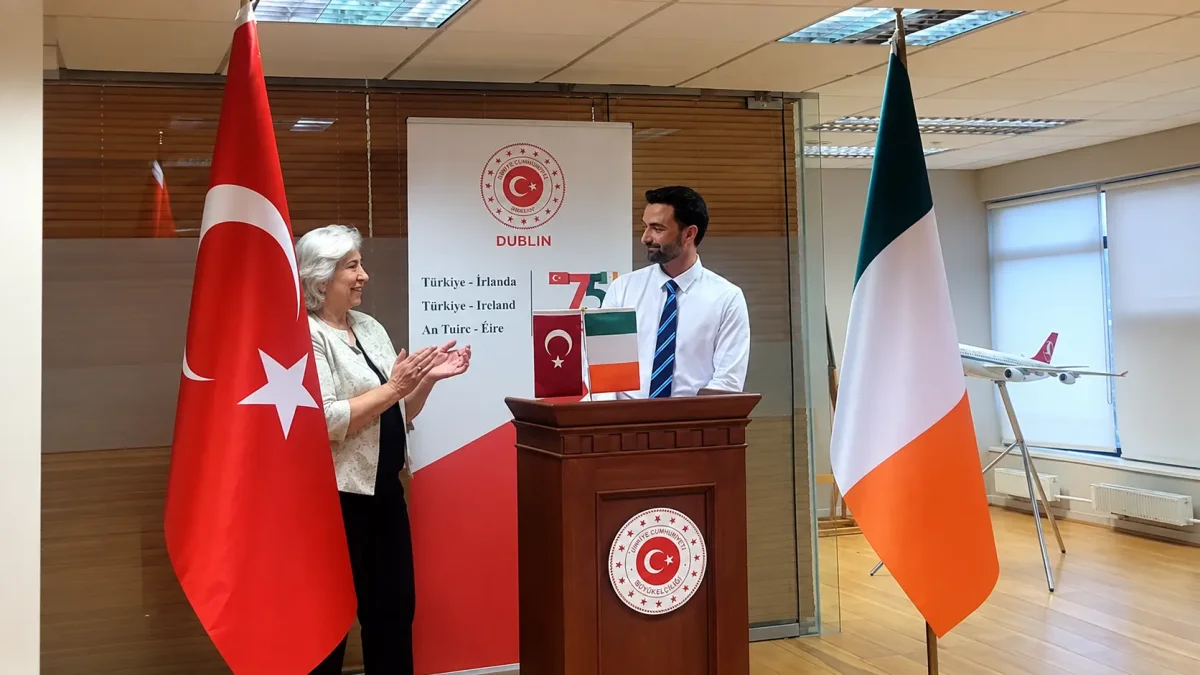 Trabzonsporun Ozel Maci Oncesi Anlamli Bulusma Buyukelcilik Agirladi 1