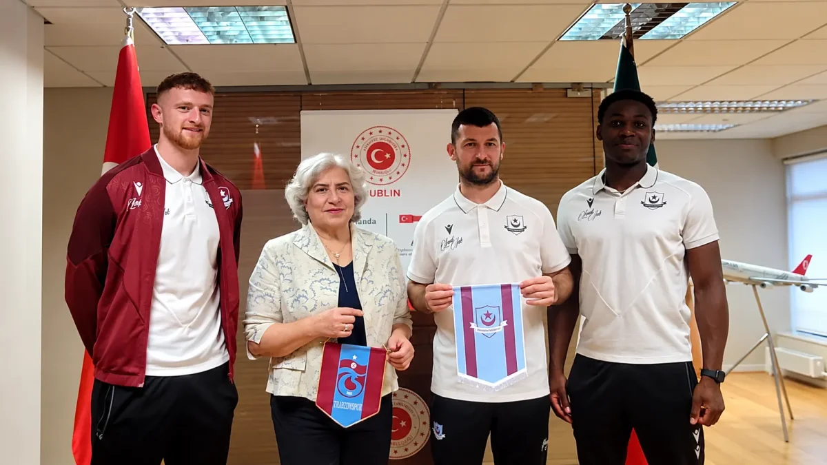 Trabzonsporun Ozel Maci Oncesi Anlamli Bulusma Buyukelcilik Agirladi 106Ab36F0F68Fa5