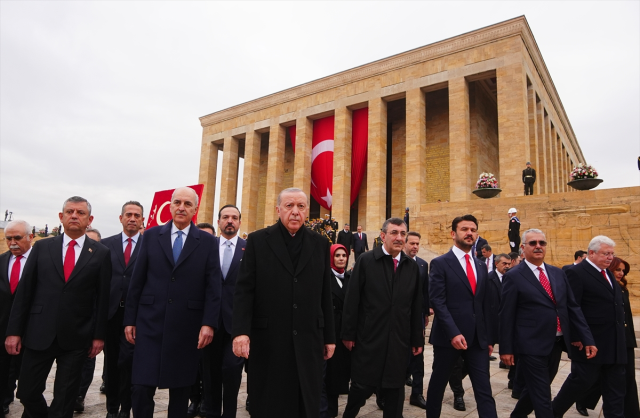 Devlet Erkânından Anıtkabir’e 29 Ekim Ziyareti