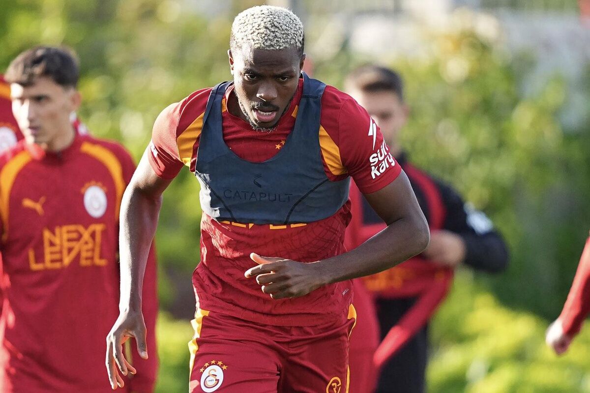 Galatasaraya Osimhenden Mujde 2A1E1D0Abb Amp