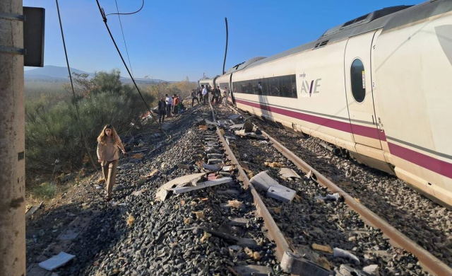 İspanya’da İki Hızlı Tren Çarpıştı: En Az 10 Ölü