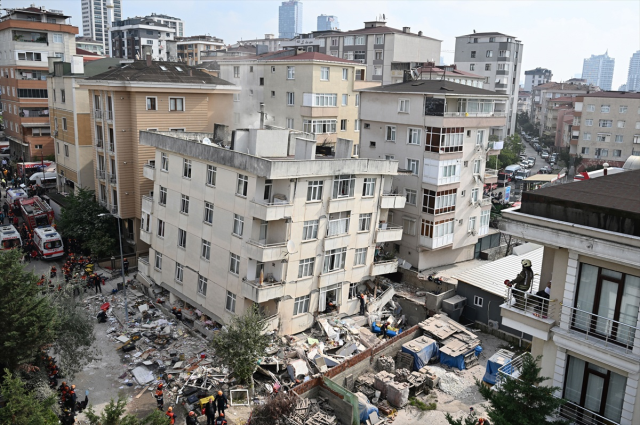 Istanbulda Coken Binanin Mimar 20309901 1698 1 M