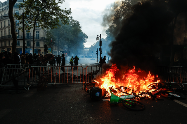 Macron Yagmacilar Bedelini Ode 20343007 2833 1 M
