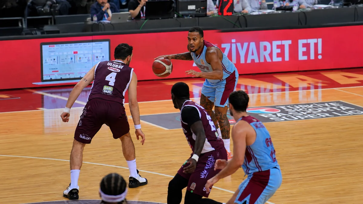 Trabzonspor Basketbol Son Nefeste Kazandi Hayri Gur De Buyuk Heyecan 106Acb7C6Ad641C