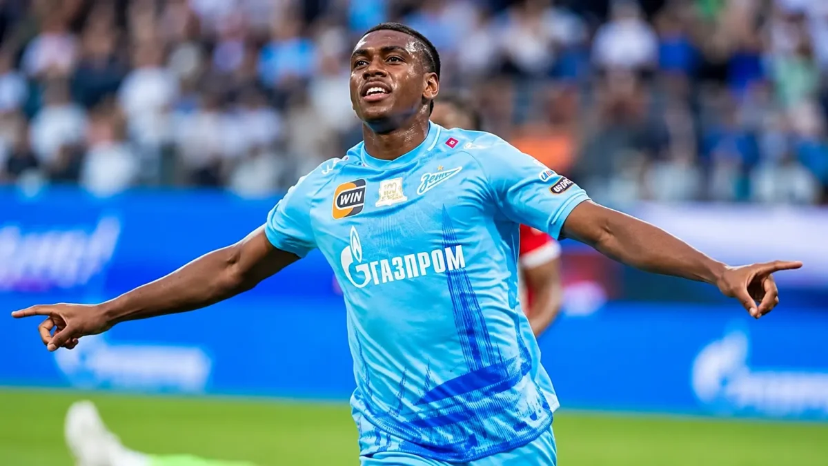 Trabzonspor Dan Ayrilmisti Yeni Takimini Zirveye Tasidi 1