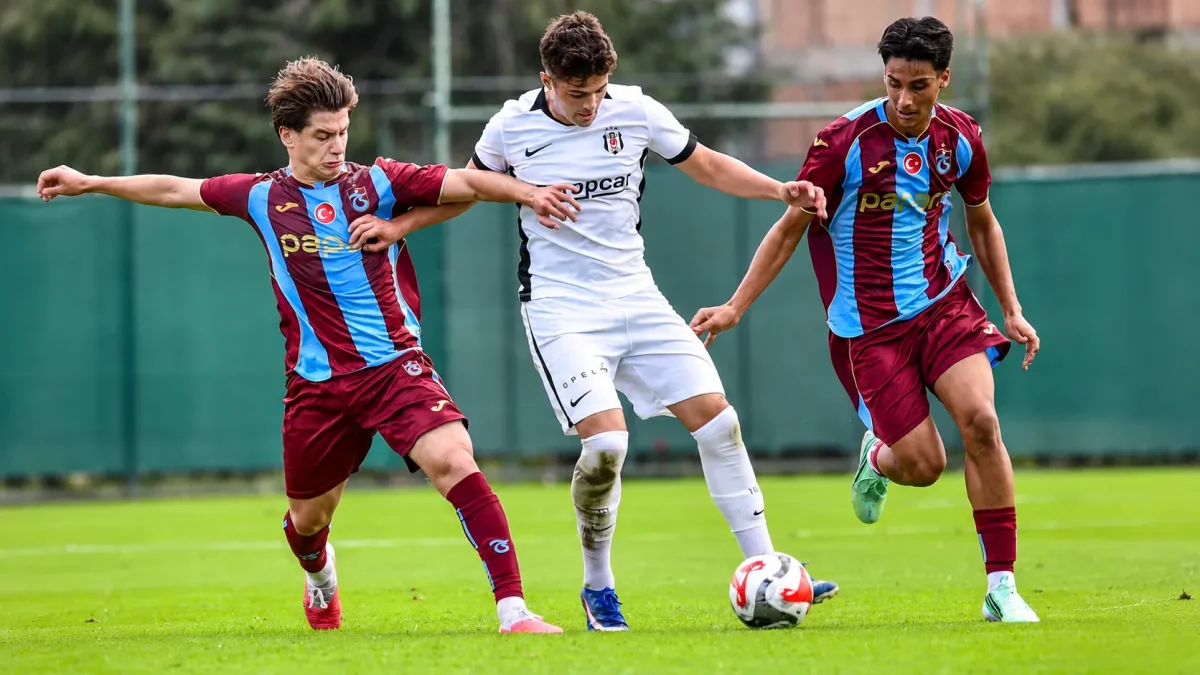 Trabzonspor U19 Beşiktaş'a Farklı Mağlup Oldu